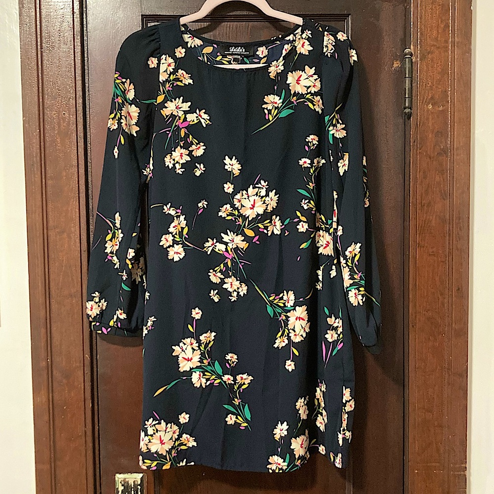 Navy floral shift dress by Lulu’s